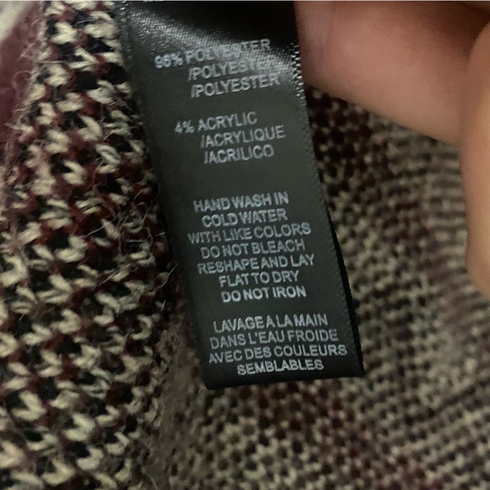 Aztec style sweater - Picture 7 of 7